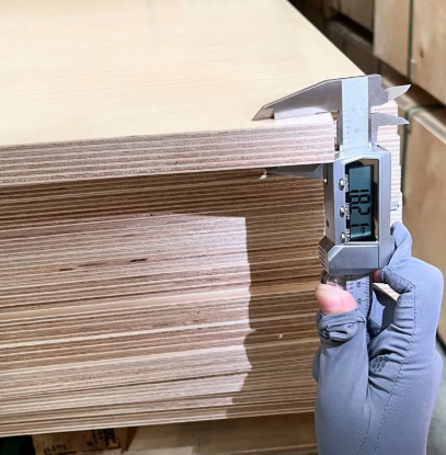 Wholesale 4x8 Baltic Full Core Birch Plywood 18mm for Furniture Decoration_image_1